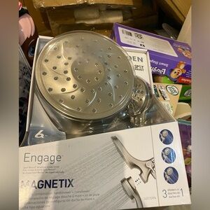 Moen Engage Magnetix Showerhead in Silver